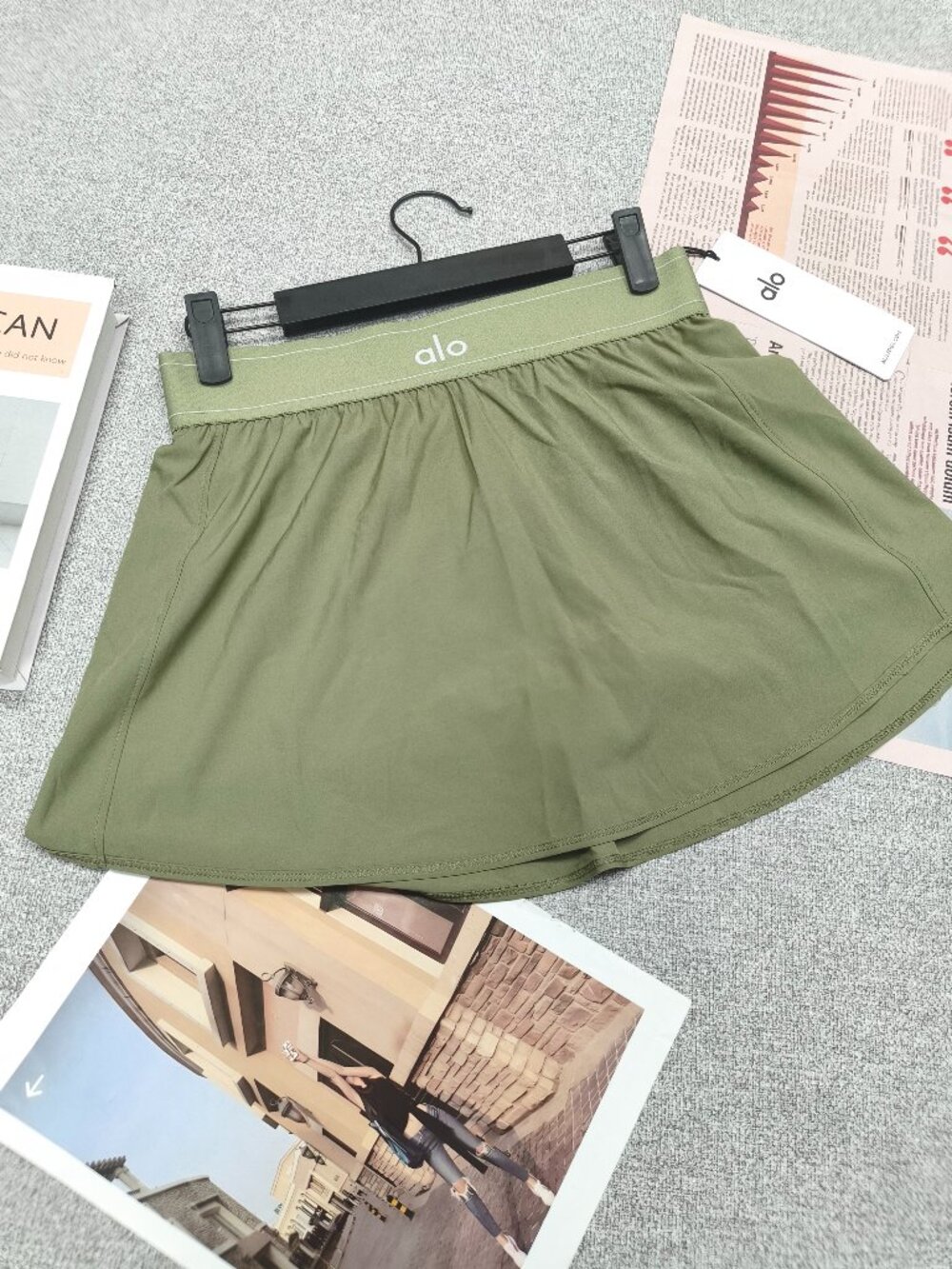 ALO Yoga Dune Grass Match Point Tennis Skirt🌿Chic Everyday Mini Skirt🎄 - Picture 2 of 8